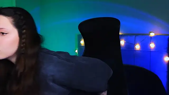 Stacy Gonzales  online show from February 15, 2025, 6:23 am