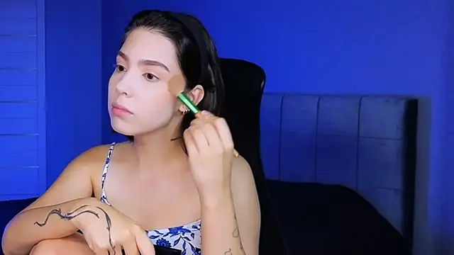 Stacy Gonzales  online show from September 18, 2025, 6:04 am