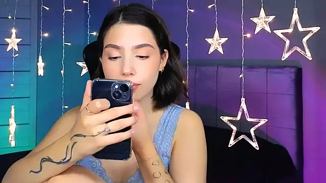 Stacy Gonzales  online show from September 26, 2025, 11:58 am