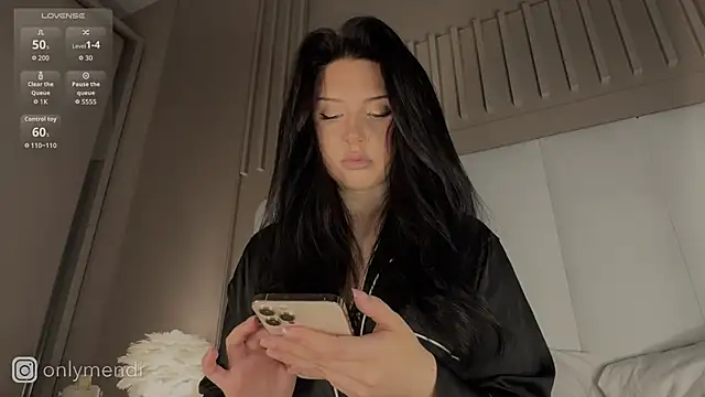 MENNDI online show from October 7, 2025, 8:33 am