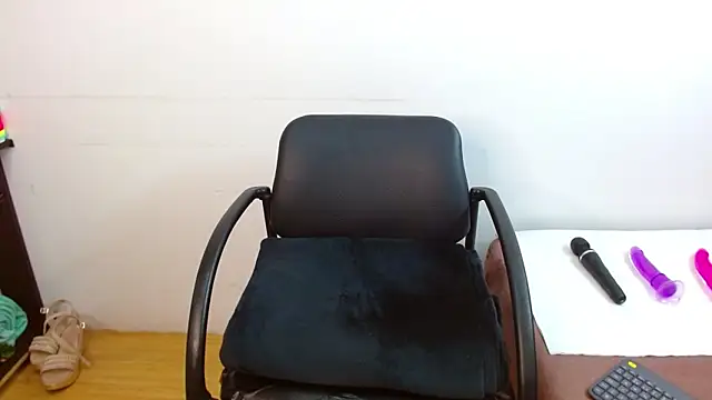 JessicaRabbit04 online show from February 11, 2025, 3:08 am