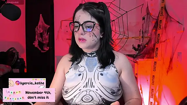 Snapshot of Lin-cute chatting on October 25, 2025, 5:37 am Lin-cute online show from October 25, 2025, 5:37 am