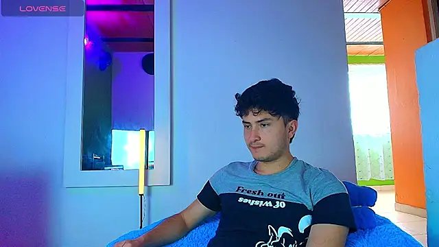 santyago taylor online show from November 27, 2025, 6:54 pm