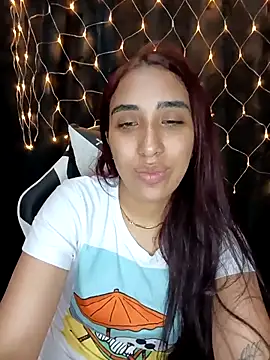 Snapshot of ifeelverywet_andhot chatting on October 19, 2025, 10:43 pm ifeelverywet andhot online show from October 19, 2025, 10:43 pm