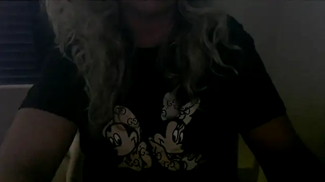 Snapshot of JenniLowen chatting on October 13, 2025, 12:16 pm JenniLowen online show from October 13, 2025, 12:16 pm