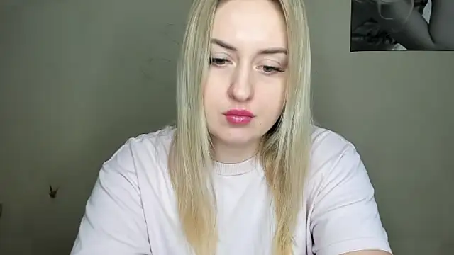 KennaJamess8 online show from December 27, 2024, 12:34 pm