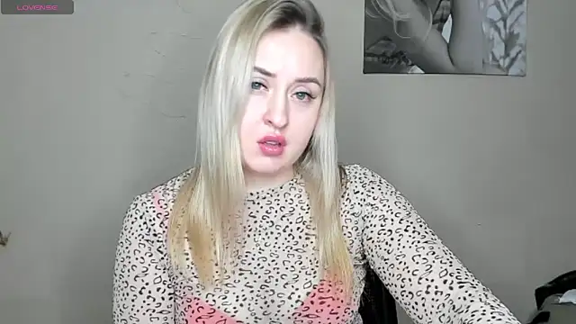 KennaJamess8 online show from January 8, 2025, 6:20 pm