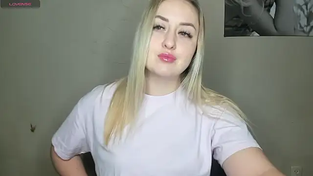 KennaJamess8 online show from January 21, 2025, 5:51 pm