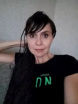 Francenia lolis online show from December 2, 2024, 12:40 pm