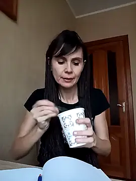 Francenia lolis online show from December 3, 2024, 11:55 am