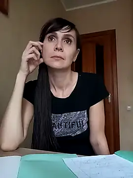 Francenia lolis online show from December 9, 2024, 8:22 am