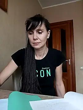 Francenia lolis online show from December 11, 2024, 7:53 am