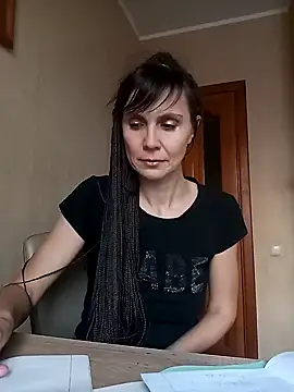 Francenia lolis online show from December 12, 2024, 7:30 am