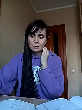 Francenia lolis online show from January 3, 2025, 9:36 am