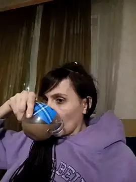 Francenia lolis online show from January 29, 2025, 7:00 pm