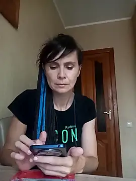 Francenia lolis online show from September 23, 2025, 6:49 am