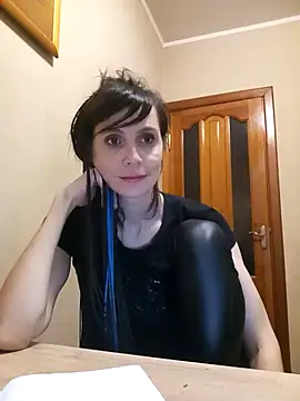 Francenia lolis online show from November 24, 2025, 2:06 pm