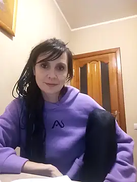 Francenia lolis online show from December 16, 2025, 6:18 am