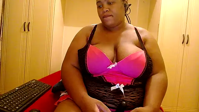 kittydollyx02 online show from February 20, 2025, 9:20 pm