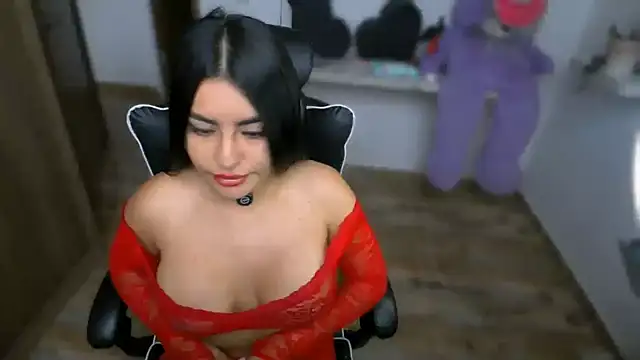 Snapshot of Layla_Nicols chatting on June 1, 2026, 12:18 pm Layla Nicols online show from June 1, 2026, 12:18 pm