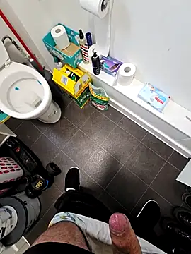 Snapshot of eric69_69 chatting on October 3, 2025, 2:58 pm eric69 69 online show from October 3, 2025, 2:58 pm