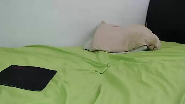 lolitabauer2 online show from January 31, 2026, 8:07 pm