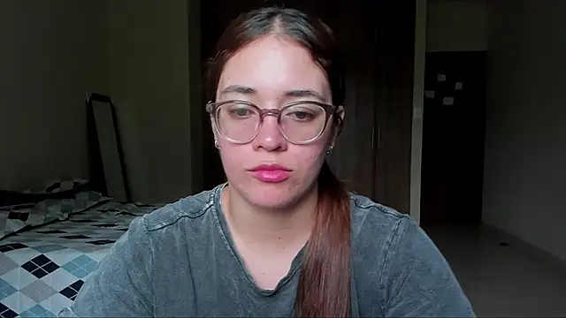 Snapshot of atenas_05_ chatting on February 11, 2025, 6:55 pm atenas 05 online show from February 11, 2025, 6:55 pm