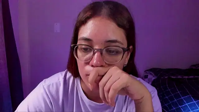 Snapshot of atenas_05_ chatting on February 22, 2025, 6:19 pm atenas 05 online show from February 22, 2025, 6:19 pm