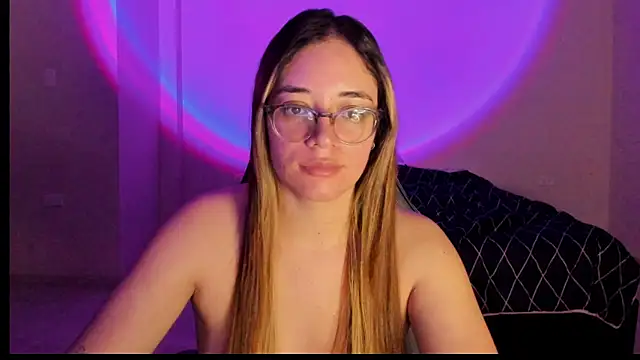 Snapshot of atenas_05_ chatting on October 18, 2025, 9:32 am atenas 05  online show from October 18, 2025, 9:32 am