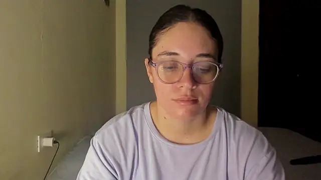 Snapshot of atenas_05_ chatting on June 29, 2026, 10:15 am atenas 05 online show from June 29, 2026, 10:15 am