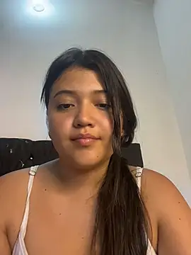 Snapshot of alisson_carolina73 chatting on April 5, 2026, 11:57 pm alisson carolina73 online show from April 5, 2026, 11:57 pm
