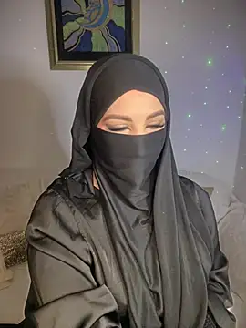 Zeynep-Lahsen online show from January 24, 2025, 1:47 pm