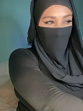 Zeynep-Lahsen online show from March 7, 2025, 1:51 pm