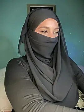 Zeynep-Lahsen online show from March 14, 2025, 3:58 pm