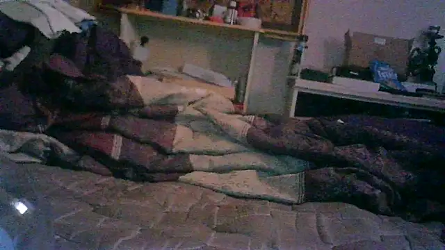 Snapshot of DI4MOND_FIR3 chatting on October 11, 2025, 2:04 pm DI4MOND FIR3 online show from October 11, 2025, 2:04 pm