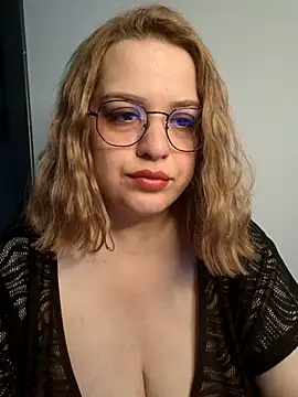 Snapshot of cansuozell chatting on September 16, 2025, 3:02 pm cansuozell online show from September 16, 2025, 3:02 pm