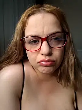 Snapshot of cansuozell chatting on September 26, 2025, 7:29 pm cansuozell online show from September 26, 2025, 7:29 pm