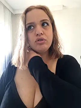 Snapshot of cansuozell chatting on October 2, 2025, 10:33 am cansuozell online show from October 2, 2025, 10:33 am