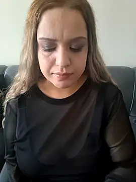 Snapshot of cansuozell chatting on October 26, 2025, 1:06 pm cansuozell online show from October 26, 2025, 1:06 pm