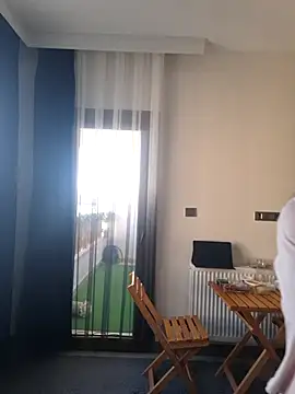 cansuozell online show from November 28, 2025, 5:21 am