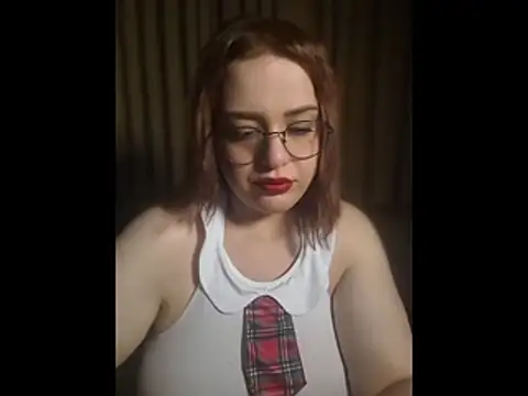 cansuozell online show from June 14, 2026, 6:10 pm