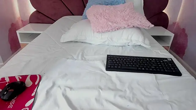 Carohorny4u online show from November 17, 2025, 1:22 am