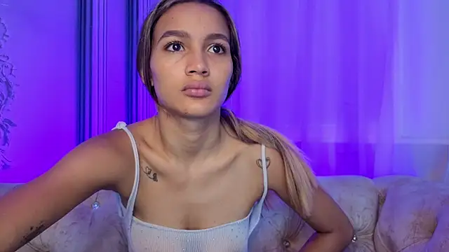 Snapshot of Carohorny4u chatting on March 27, 2026, 3:23 pm Carohorny4u online show from March 27, 2026, 3:23 pm