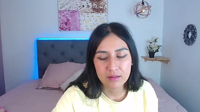 Snapshot of mia_aira chatting on February 11, 2025, 8:31 pm mia aira online show from February 11, 2025, 8:31 pm