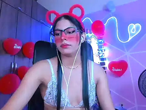  ALLYSON18  online show from February 17, 2025, 5:53 pm