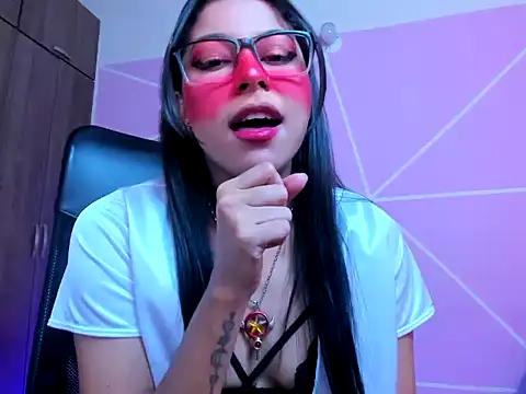  ALLYSON18  online show from December 5, 2025, 12:14 pm