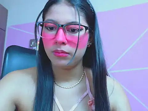  ALLYSON18  online show from May 4, 2026, 12:01 pm