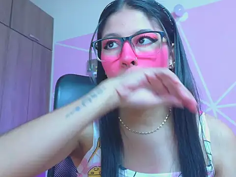  ALLYSON18  online show from May 6, 2026, 11:48 am