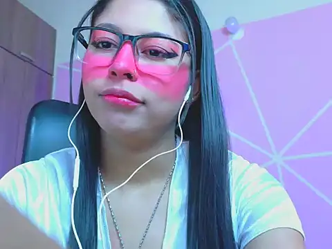  ALLYSON18  online show from May 12, 2026, 11:51 am