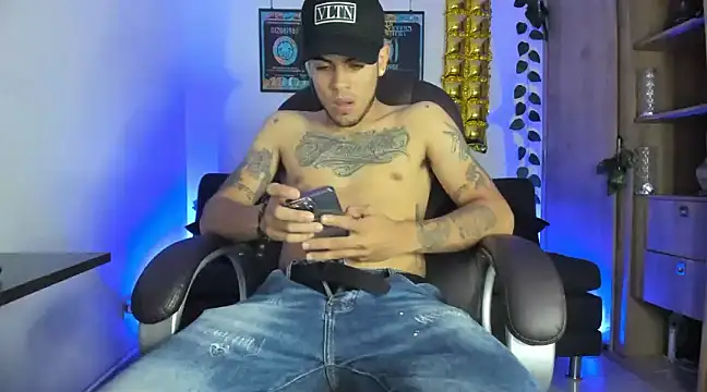 mikee scooth online show from January 5, 2025, 6:13 pm